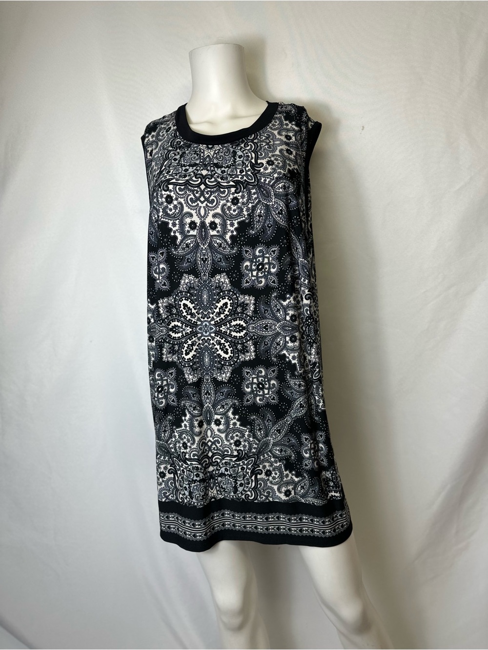 Alyx Black & White Paisley Sleeveless Shift Top - Picture 3 of 4